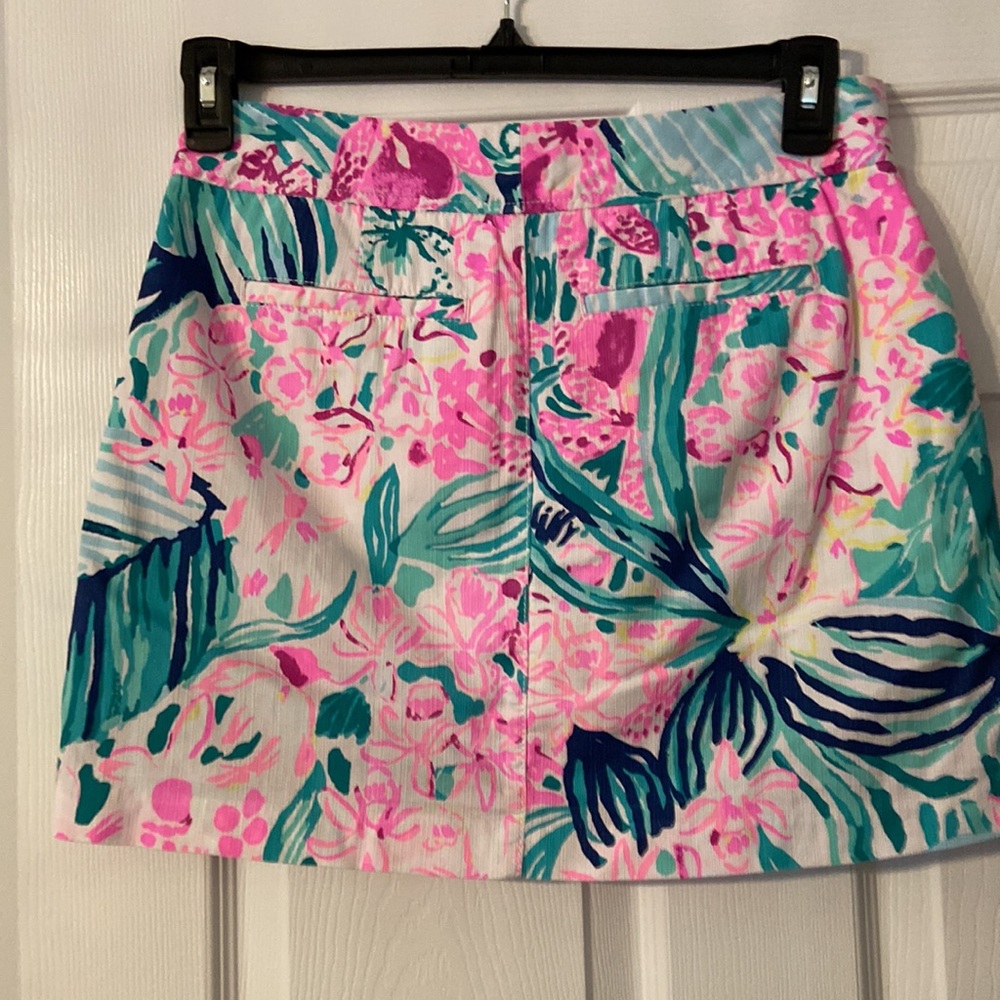 Lilly Pulitzer Skorts size 4 BNWOT two front pockets beautiful Skorts for summer - Picture 3 of 16